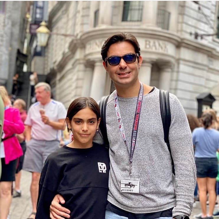 Ernesto D’Alessio es padre de cinco pequeños; pero sin duda alguna la que es su vivo retrato es Ana Priscila, quien según los usuarios también tiene gran parecido con su abuela Lupita D’Alessio.