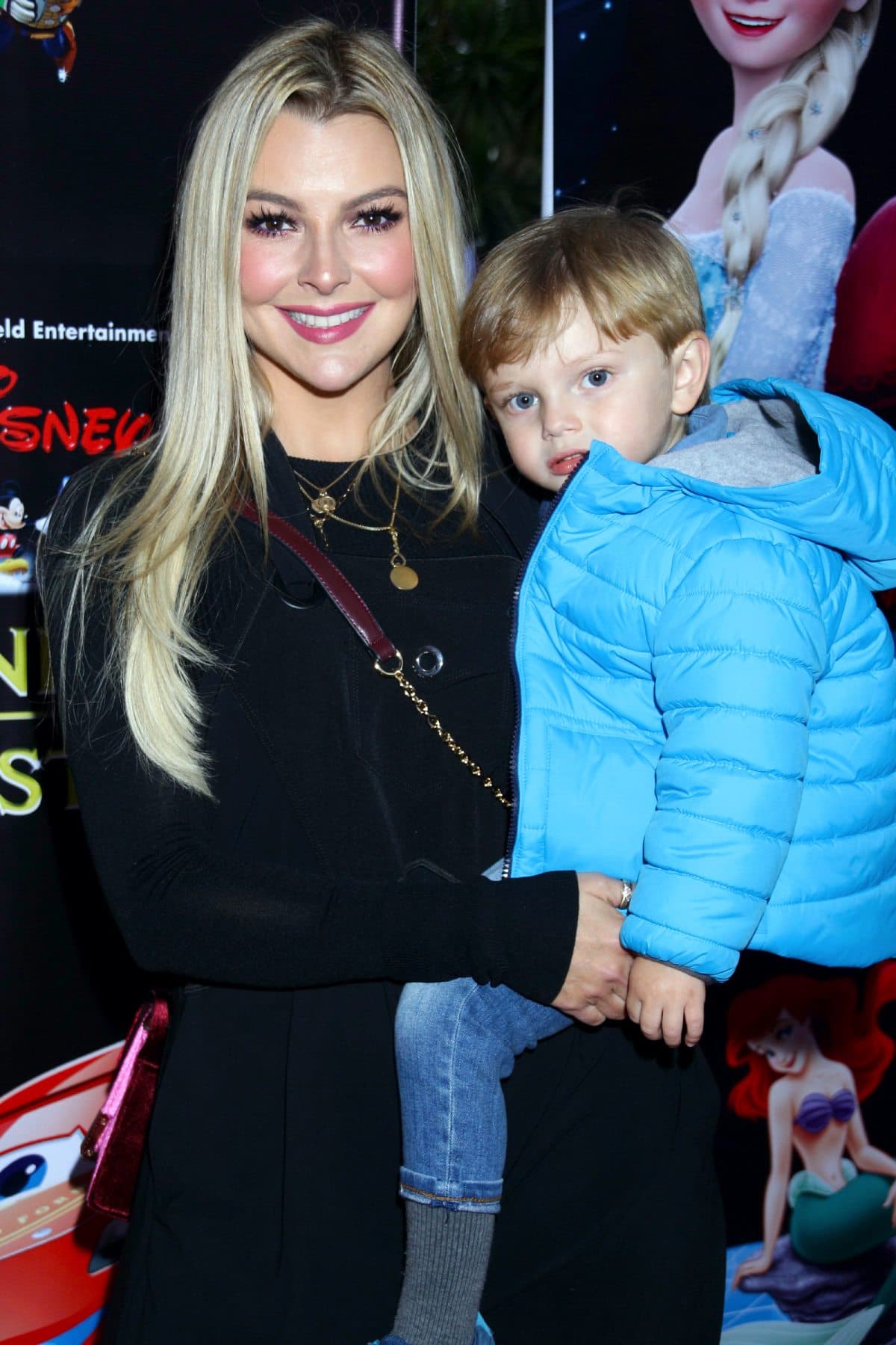 Marjorie de Sousa aparece junto a hijo de Julián Gil y asombra por lo grande que está