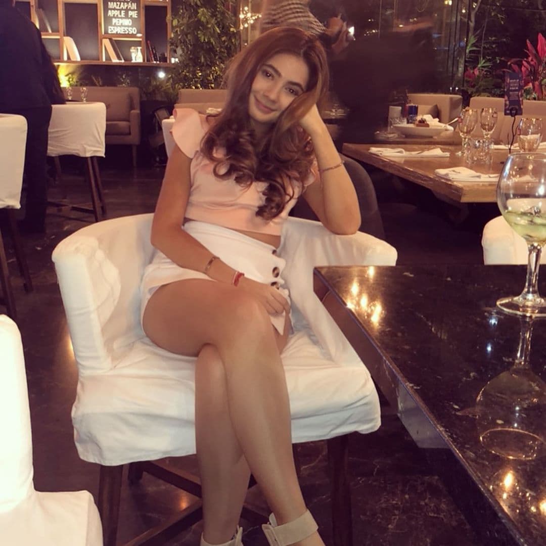 “Tienen la misma carita”, “Qué bonitas se ve, son idénticas”, “Pero si parecen gemelas, no manches”, “Gran parecido el que tienen”, “Son igualitas, hasta las llegué a confundir”, “Muy guapas las dos”, “Dos ‘Martinas’, son igualitas”, “Qué risa parecen hermanas gemelas”, fueron algunos de los mensajes que recibió Mariana Botas.