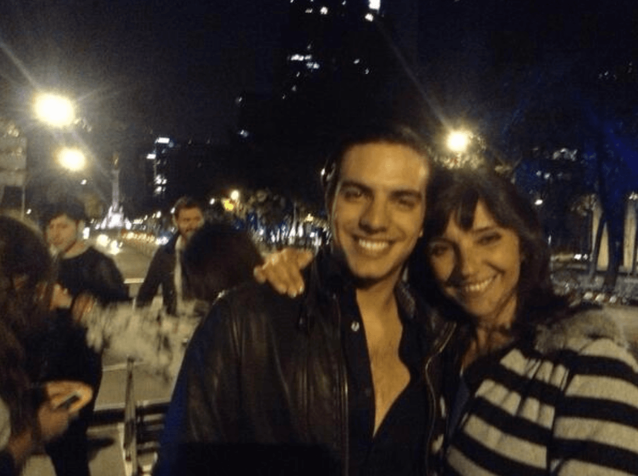 Es fruto del noviazgo que Eugenio mantuvo con la cantante y bailarina, Silvana Torres Prince, de ahí el gusto del joven actor por la música y la actuación.