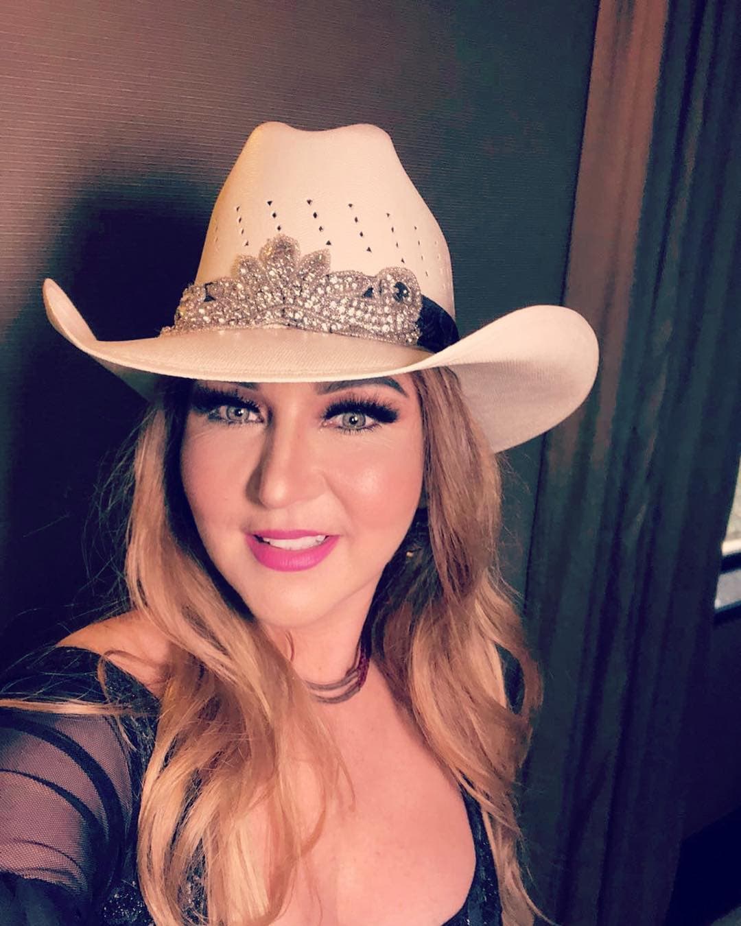 Así luce actualmente Alicia Villareal, de 47 años, gozando una vida plena y llena de éxitos.