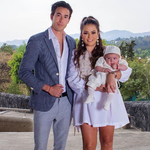 En 2019, Mariana Echeverría se casó con Óscar Jiménez, futbolista del Club América, en una majestuosa boda en la Riviera Maya. Fruto de su matrimonio, se convirtieron en padres de Lucca.
