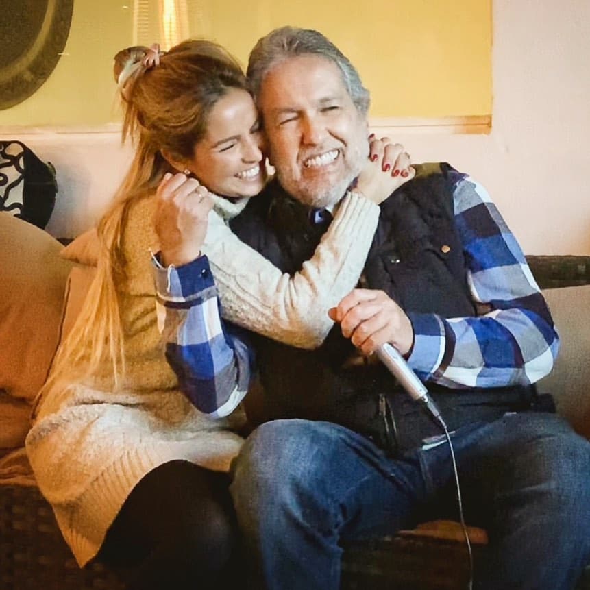 A través de redes sociales, Fabiola Díaz, hermana de la cantante confirmó la noticia.