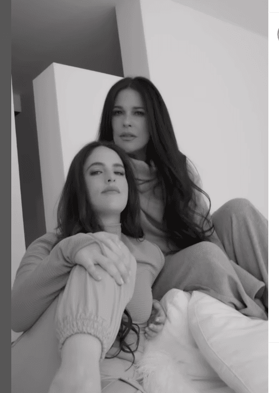 Martha Debayle posa junto a su hija Camila en nueva campaña