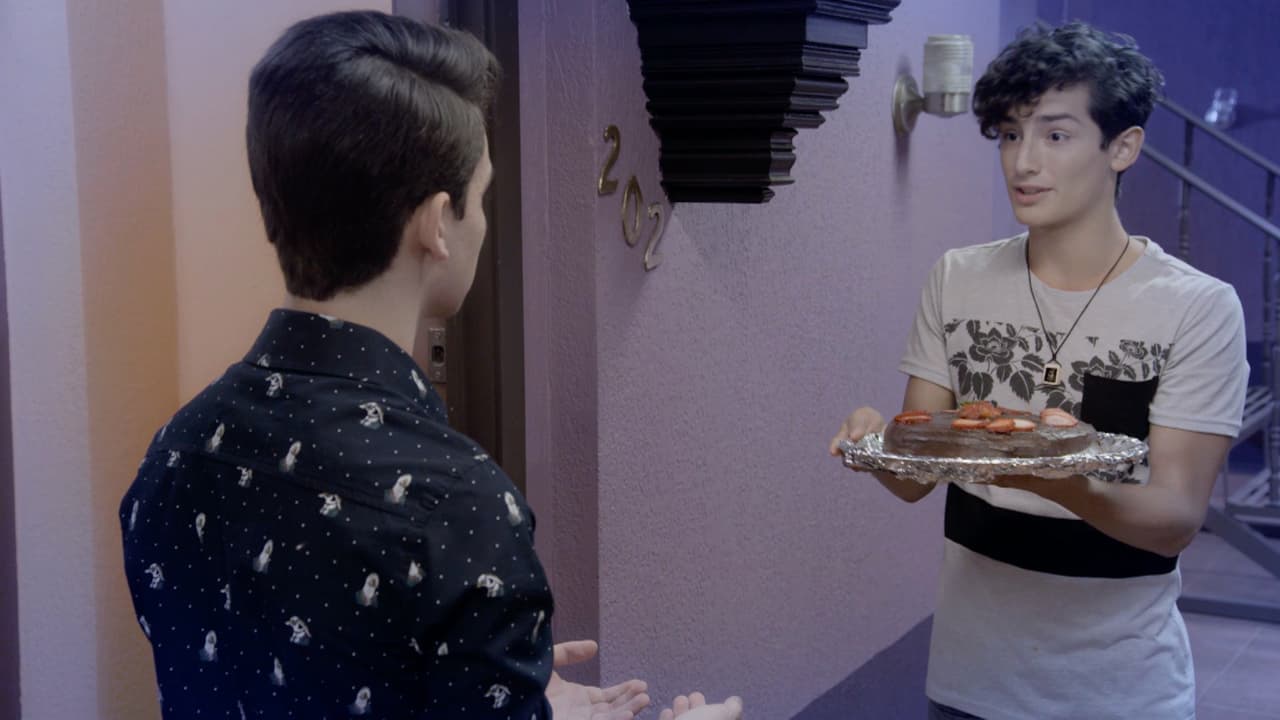 El primer detalle que Aris tuvo con Temo fue un pastel con la receta especial de Blanca, y aunque terminó en el piso, quién diría que así empezaría una gran historia de amor.