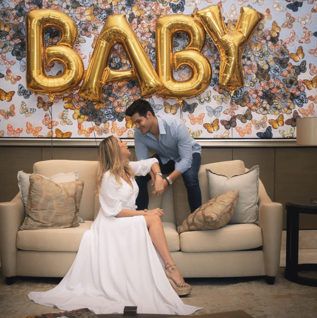 Por su parte, Sharis Cid tiene una hija propia, Kristal Cid, quien está casada con Brandon Peniche. Ambos esperan un bebé.