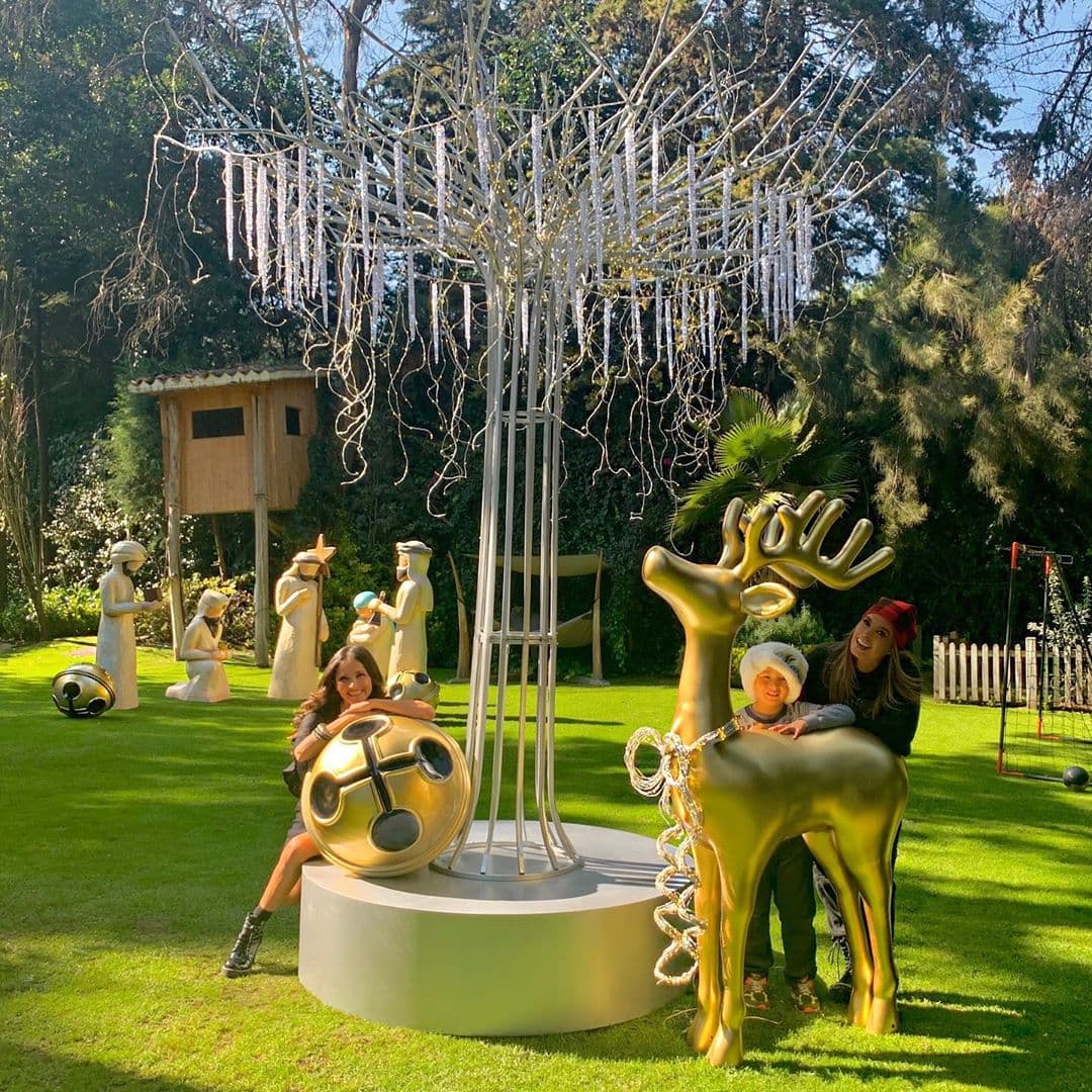 Galilea Montijo presumió el enorme nacimiento que montó en su jardín para celebrar la Navidad.