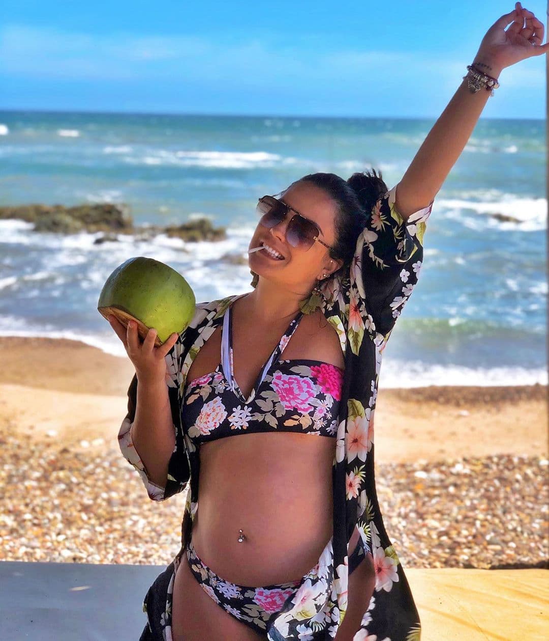 “No saben la emoción que sentí al recibir esta noticia y estoy feliz de compartirla con ustedes. Te amaremos todo la vida… LUCCA será el nombre de nuestro bebé!!!! Muchas gracias por todas sus muestras de cariño!!! Estamos súper contentos y emocionados con la noticia de que será niño y trataremos de ser los mejores papás”, comentó.