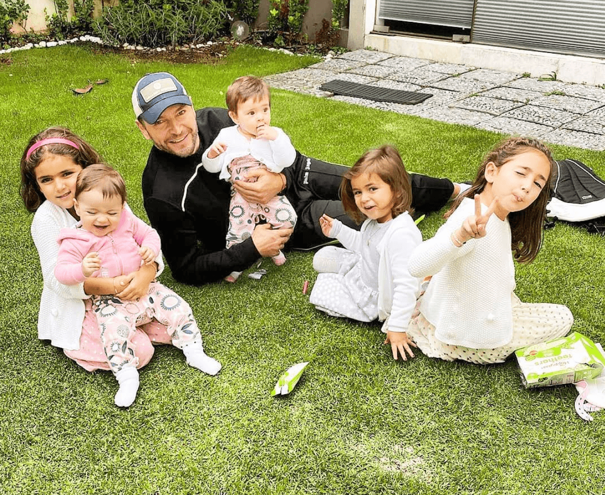 Esposo de Jacky Bracamontes muestra cómo una palmera les cae encima a él y a su hija