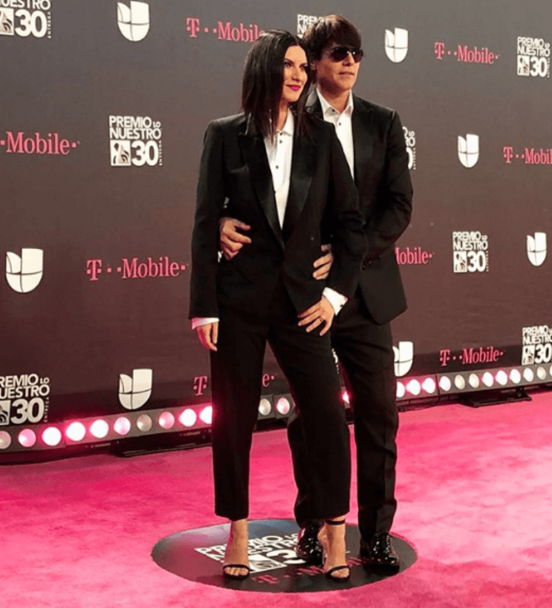 Laura Pausini compartió el mismo look que su pareja, dejando con la boca abierta a los medios.