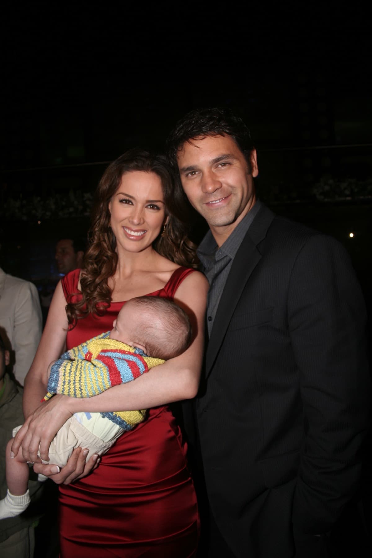 Jacky Bracamontes estuvo muy enamorada de Valentino Lanús, con quien comenzó un romance en 2001 y cuatro años después se separaron tras las infidelidades del actor.