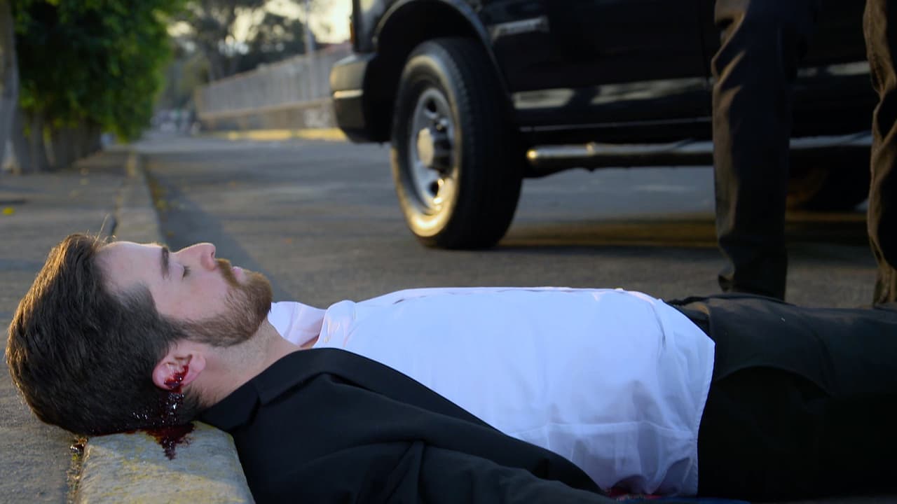 En un intento de secuestro, Esteban se da un fuerte golpe en la cabeza.