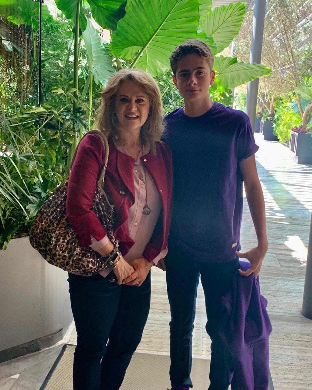 Erika Buenfil realiza peculiar baile junto a Nicolás y fans reaccionan: ‘Suegra, qué guapo su hijo’