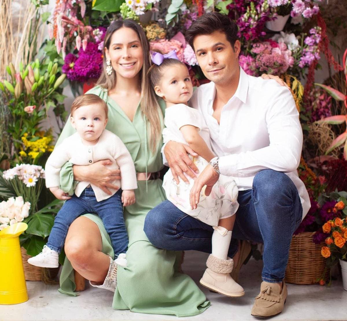 Fue en 2016 que el actor y la influencer se juraron amor eterno en una majestuosa boda, fruto de su sólido matrimonio nacieron sus dos hijos: Alessia y Bosco.