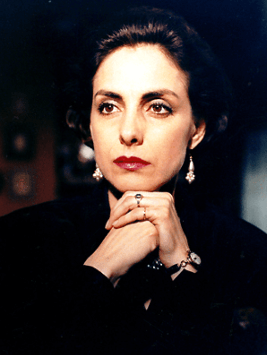 La actriz Daniela Romo como Evangelina Vizcaíno en Cadenas de amargura.