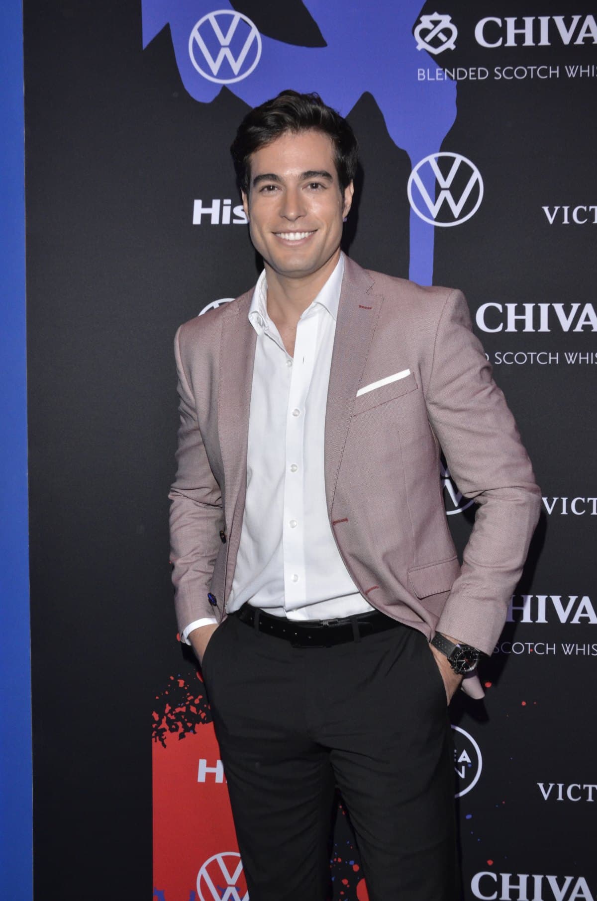 El actor se qutó la ropa tras un partido de futbol