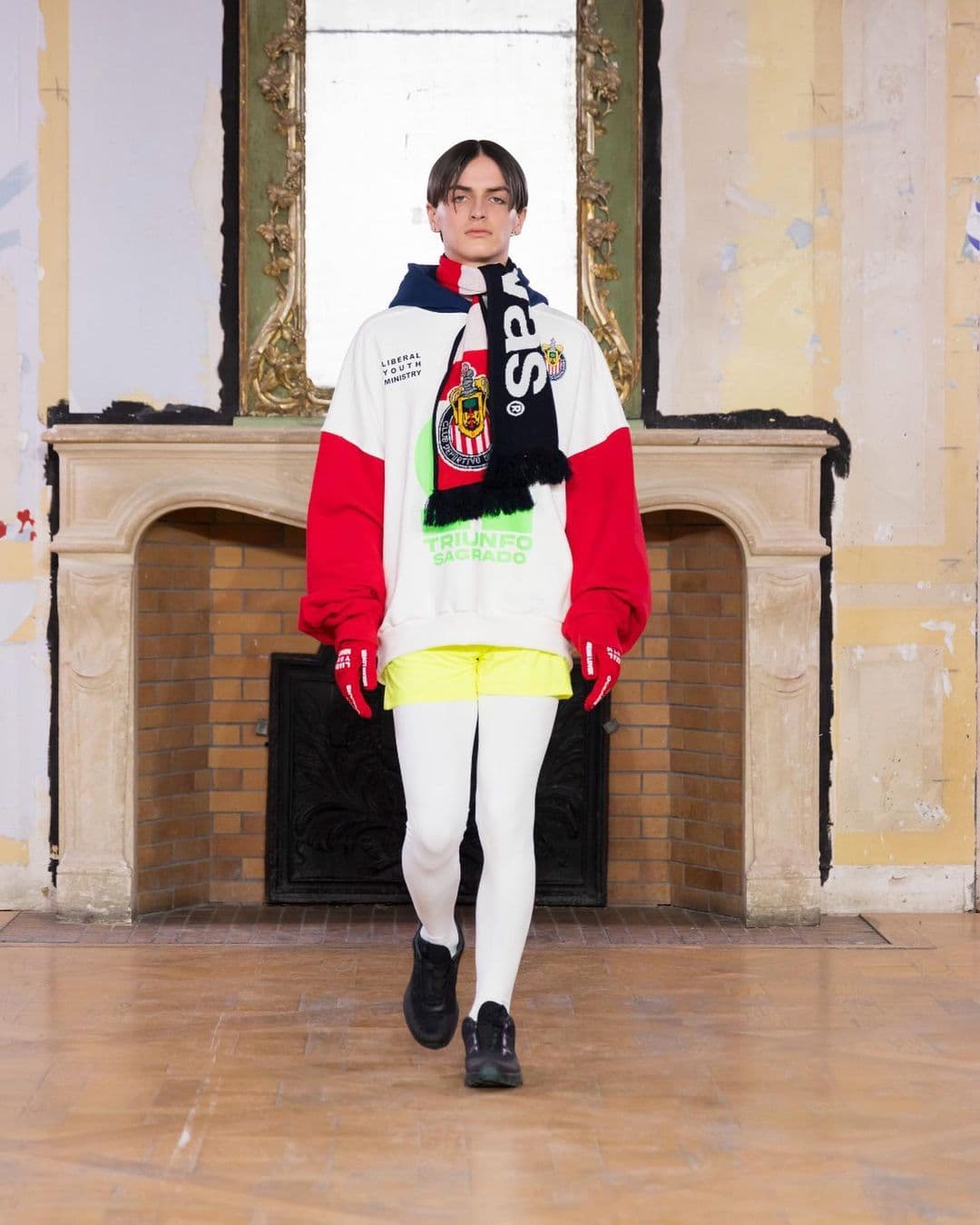 'Chivas' presente en diseños de la Semana de la Moda en París, ¿cómo llegó ahí?