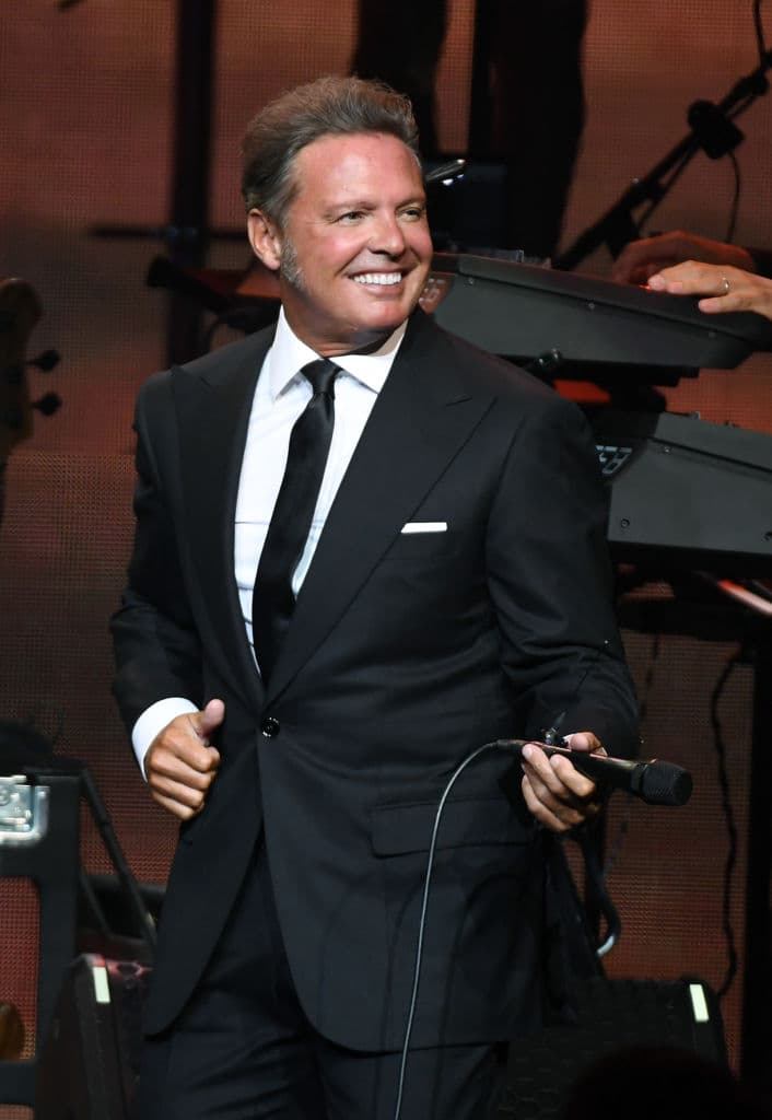Luis Miguel es un cantante nacido el 19 de abril bajo el signo de Aries.