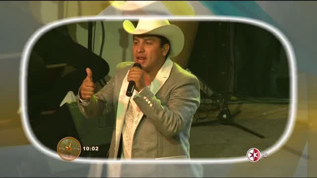 ¡Rebeca de Alba conduce especial de Julión Álvarez!