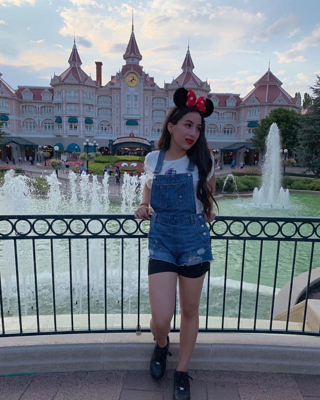 Esta es la segunda ocasión en que Alfredo Ríos celebra la fiesta de quince años de una de sus hijas. En 2016, su hija Kenia también tuvo una fiesta en grande.