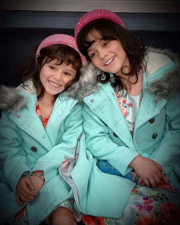 “Tu niña la más grande es igualita a ti”, “Las niñas son tus clones, más London”, “London no podría ser más parecida a ti”, “Idéntica a ti, péinala como cuando salías en Código F.A.M.A”, precisaron los fans.