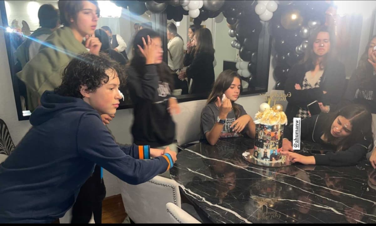 Santino fue otro de los invitados a la fiesta de la hija de Itatí Cantoral