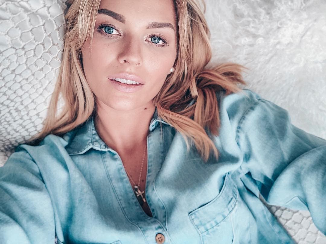 La actriz Irina Baeva mostró cómo lucía de niña