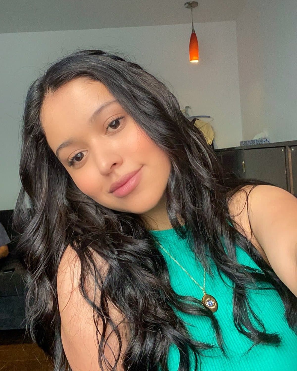 Tras darse a conocer en Pequeños Gigantes, Ana Celeste se convirtió en actriz, cantante, conductora y compositora; cuenta en Instagram con más de 40.3 mil seguidores.