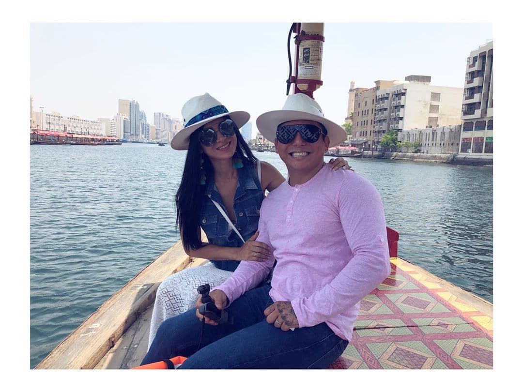 Edwin Luna y Kimberly Flores sellan amor con un cursi tatuaje