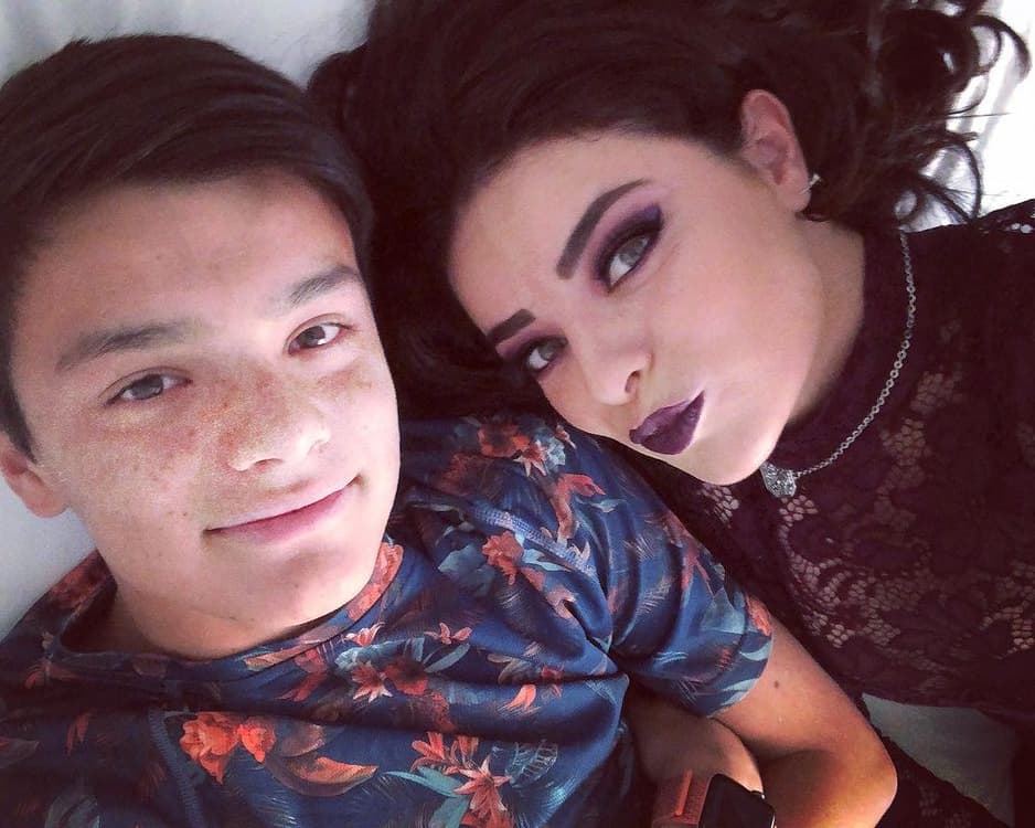 La pesadilla para Violeta Isfel y su hijo no acabó ahí, tiempo después su expareja trató de robarse a Omar, por lo que ella cortó toda relación con él.