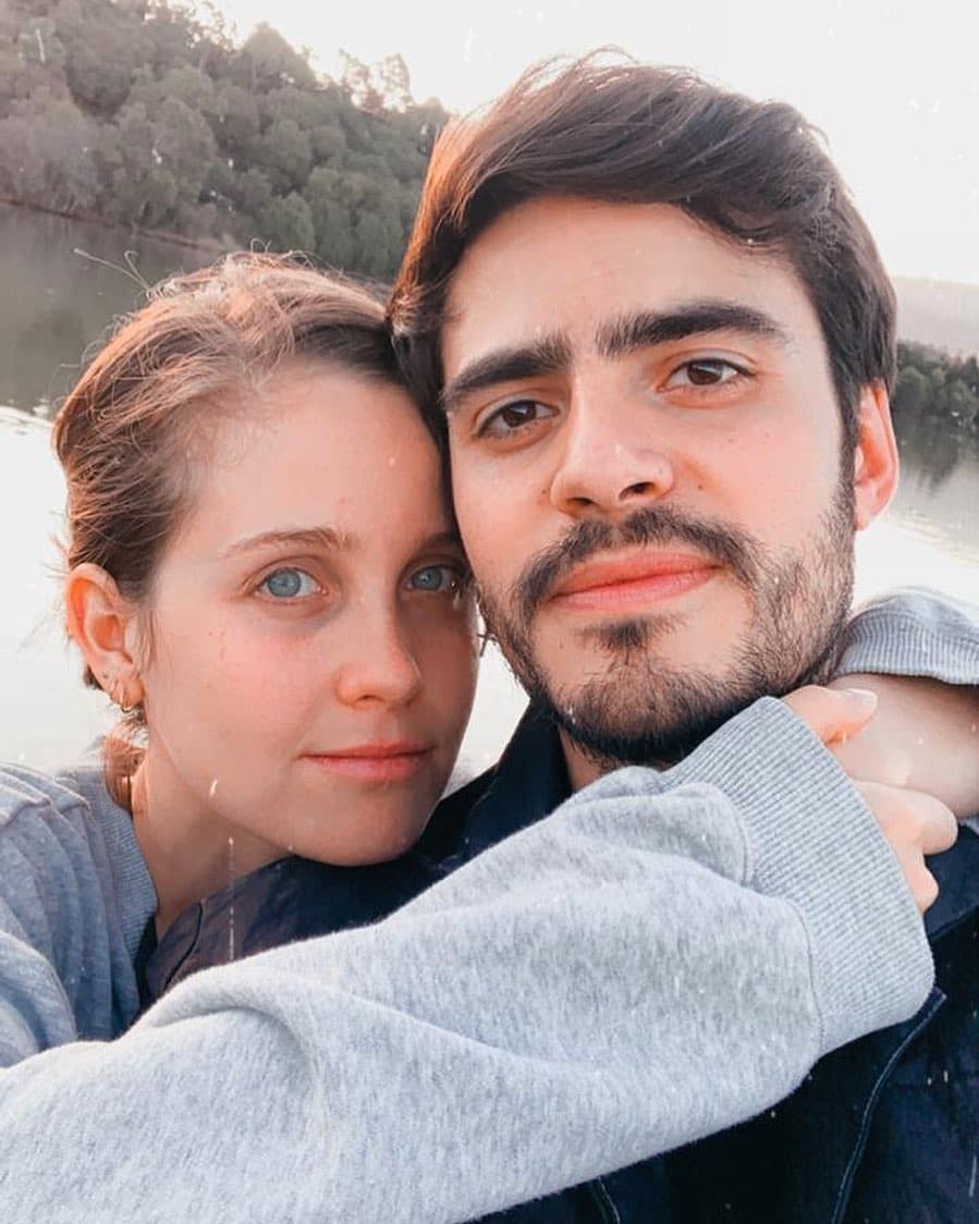 Además, incursionar en la música y en el teatro, años más tarde llegaron a su vida proyectos como Miss XV, Qué pobres tan ricos y La Casa de las Flores. En diciembre de 2019, la joven actriz se casó con el actor Yago Muñoz.