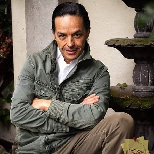 Arturo Vázquez trabajó en ‘El privilegio de amar’, ‘Las vías del amor’, ‘Tenías que ser tú’, ‘Amores con trampa’, ‘El color de la pasión’, ‘Alborada’, ‘Pasión’, ‘Cómplices al rescate’, y muchas más.