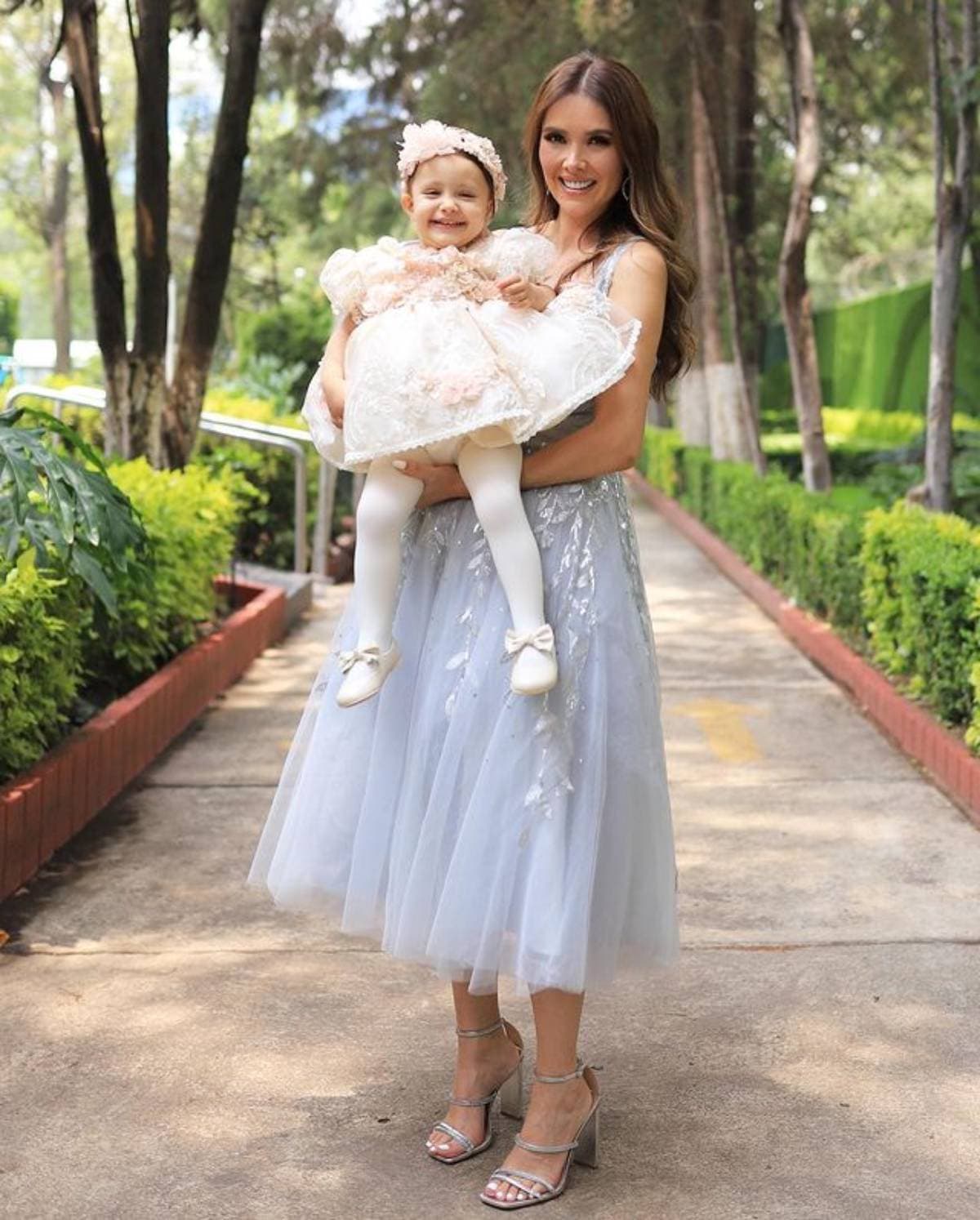 Marlene Favela enternece con foto inédita de su hija y famosos quedan con la boca abierta