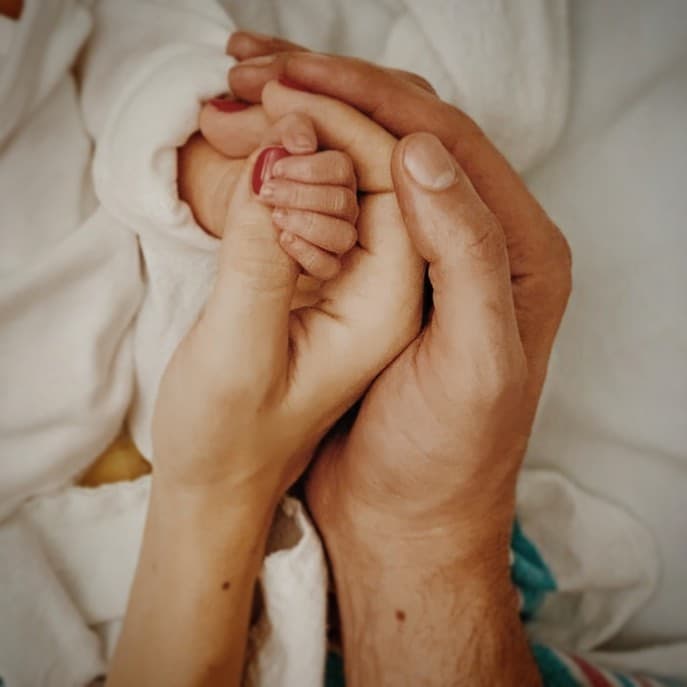 Tras el nacimiento de su hija, la actriz vivió un radical cambio de vida, hecho que evidenció a los pocos días en Instagram, cuando reveló la primera dificultad a la que se enfrentó. “Mi primer video después de ser mamá con cara de lactancia, despertando cada dos horas y media (para alimentar a la bebé) ¿En qué momento uno se acostumbra y no les duelen los pezones?”, detalló. Sus fans destacaron que es normal y que poco a poco se acostumbraría a dar pecho, pero sobre todo a dormir tan poco tiempo.