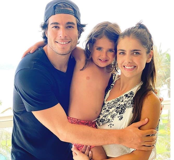 Hace algunas semanas, Michelle Renaud y Danilo Carrera anunciaron mediante redes sociales su separación, destacando que aunque existía mucho amor entre ellos, por el momento están en etapas diferentes; ahora, la actriz señaló que uno de los más afectados tras la ruptura es su hijo Marcelo, quien extraña mucho al galán ecuatoriano.