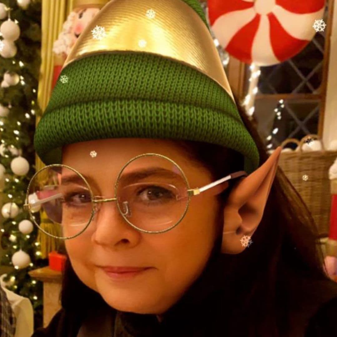 Sin embargo, una de las fotos que más ‘Me gusta’ recaudó fue en la que Victoria Ruffo aparece con un disfraz navideño, el cual acompañó con la frase: ‘Una simpática duende’.