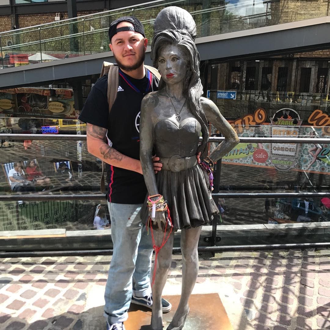 Se declaró culpable de tener relaciones sexuales con una menor.