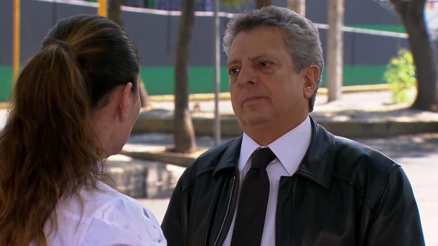 Así se veía César Bono, nuestro querido 'Frankie Rivers' en uno de los capítulos de 'Como dice el dicho', llamado "Al que menos tiene, más le toca".