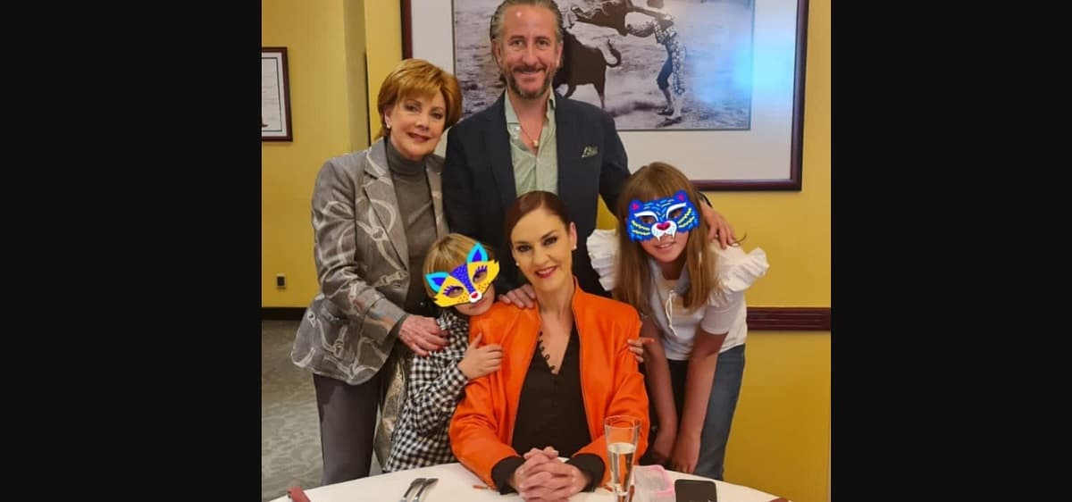 Chantal Andere se casó con Enrique Rivero Lake, con quien procreó a sus hijos Natalia y Sebastián, a quienes rara vez muestra en redes sociales.