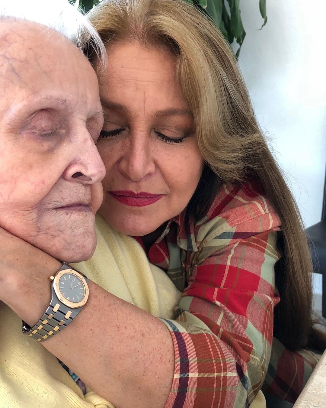 Muere la mamá de Daniela Romo a los 95 años