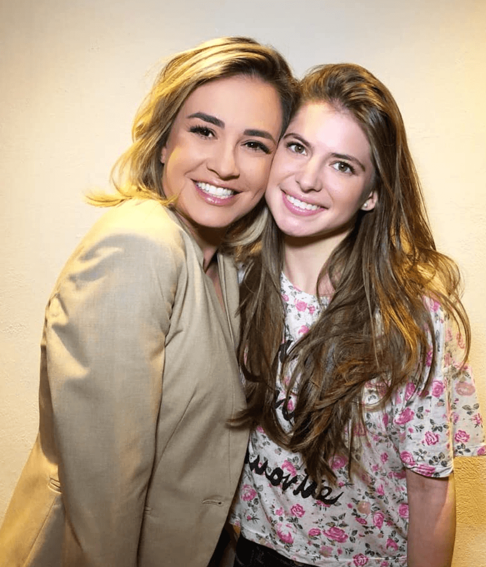 Hizo una pausa en su carrera y en el 2017 se le volvió a ver en 'Como dice el dicho' y en la serie musical ‘Esta historia me suena’ (2019) en la que compartió créditos con la cantante mexicana, María José.