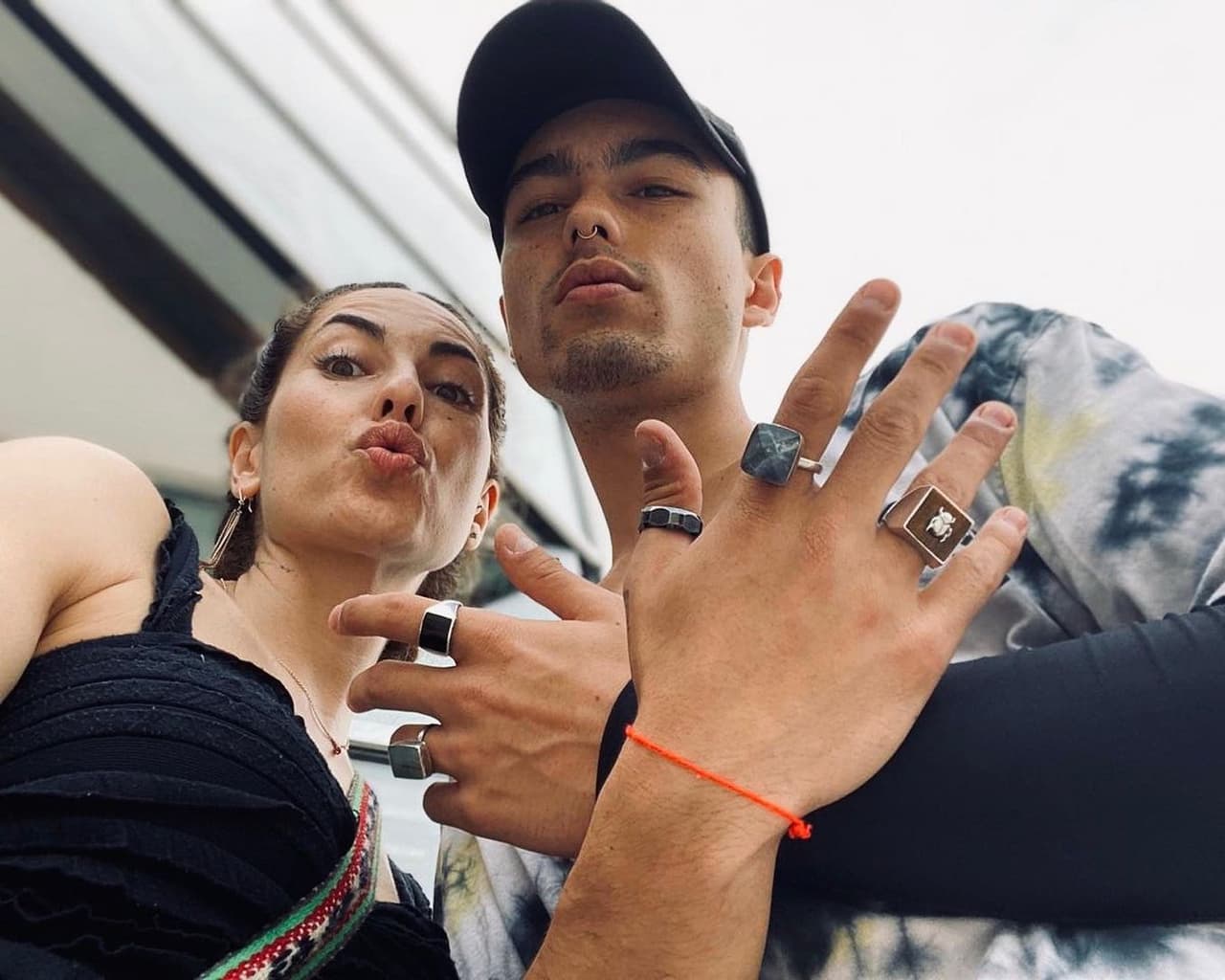 A tan solo unos días de haber festejado su cumpleaños número 43, Bárbara Mori se encuentra nuevamente de manteles largos, pues su hijo Sergio Mayer Mori acaba de cumplir 23 años.