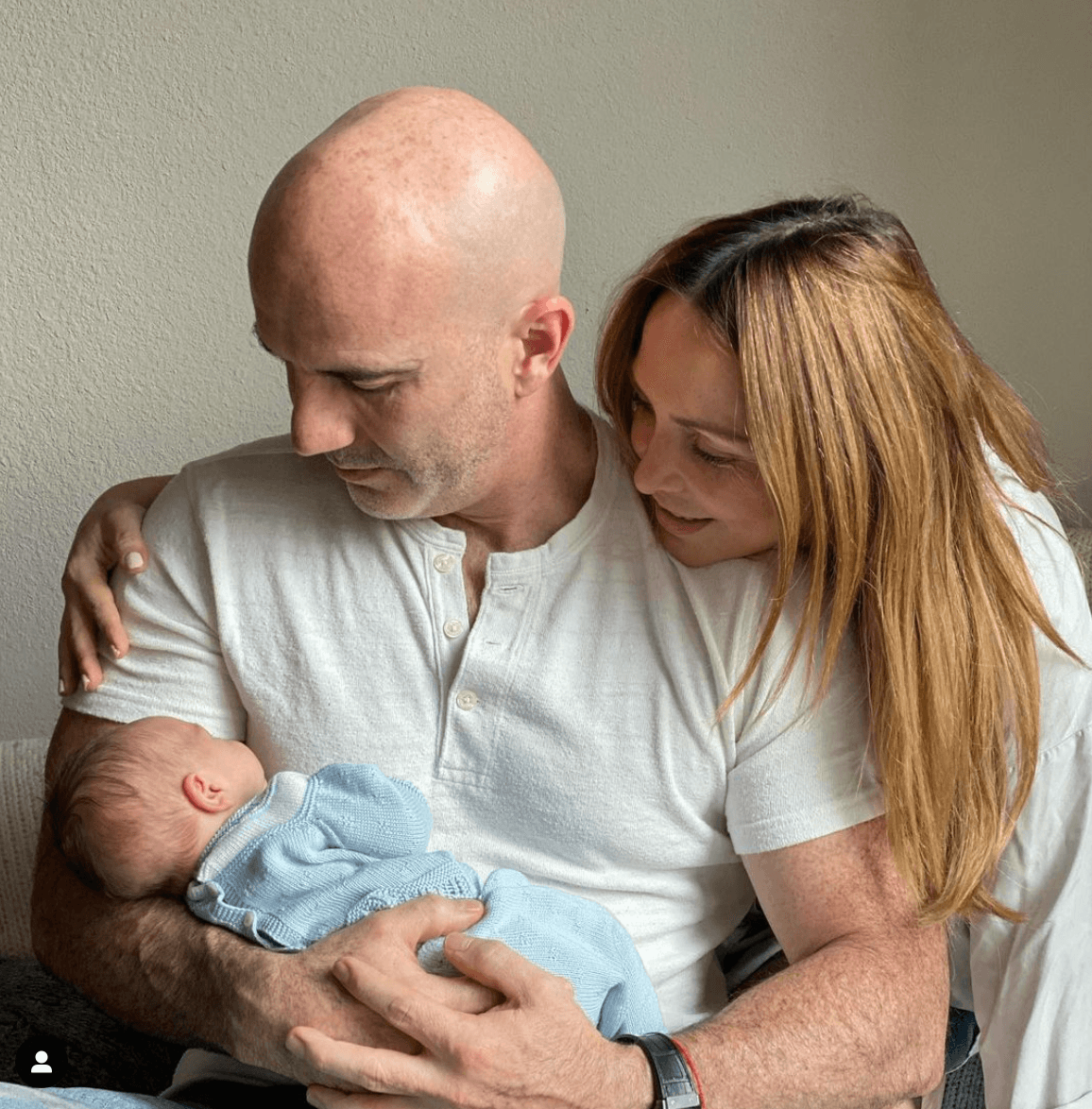 Aunque el proceso fue difícil para la pareja, pues en el camino sufrieron el aborto de gemelos, la vida los premió con el nacimiento de Emiliano, quien llegó al mundo el 3 de noviembre de 2019.