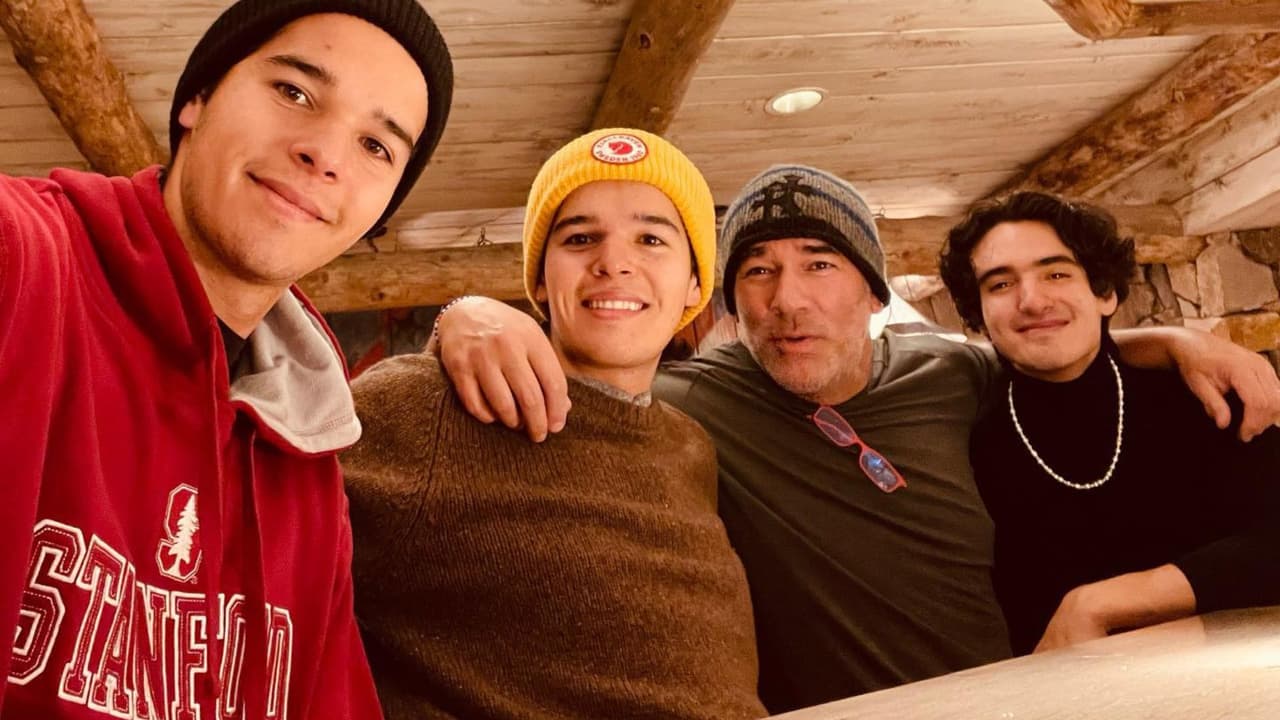 Hijo de Eduardo Santamarina revela cómo es realmente trabajar con su hermano, hijo de Mayrín Villanueva