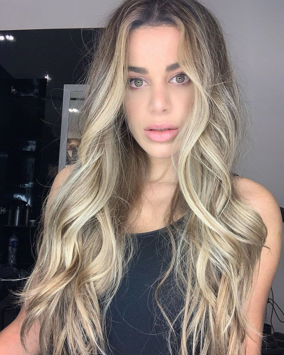 Tras desastroso cambio de look, Candela Márquez impacta con semidesnudo