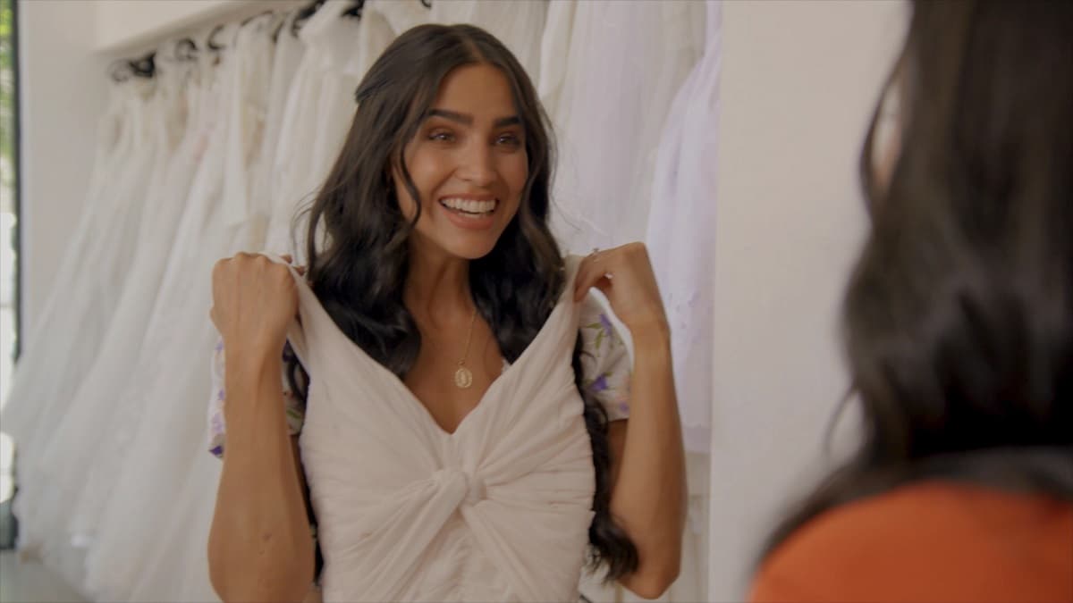 Bárbara de Regil tuvo tremendo incidente con su vestuario durante una escena en la telenovela en 'Cabo'.