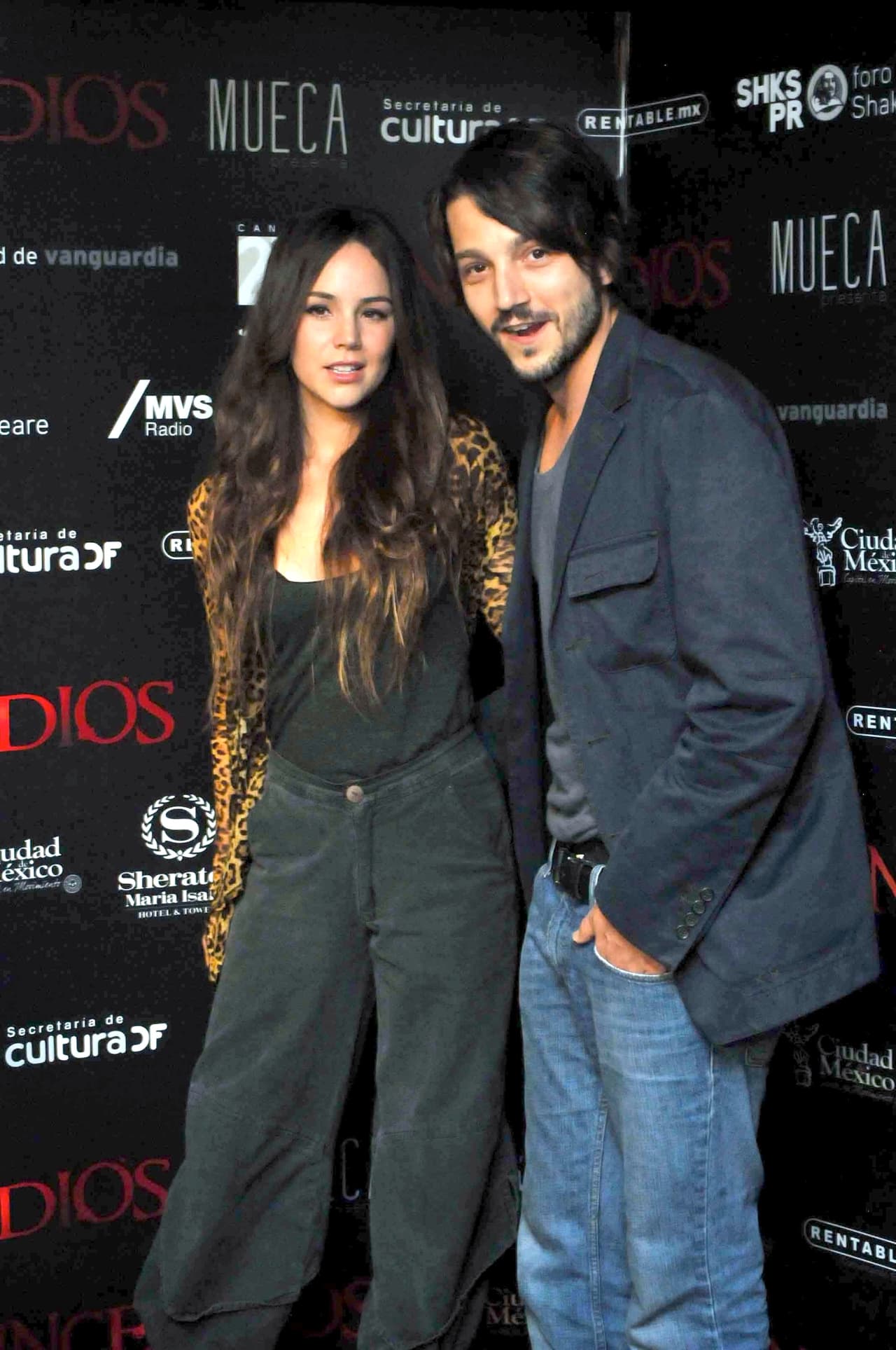 La historia de amor de Camila Sodi y Diego Luna comenzó en 2007 cuando trabajaron en la película ‘El Búfalo de la noche’. Seis años después y luego de procrear a sus dos hijos, Jerónimo y Fiona, comenzaron los rumores de una separación y en marzo de 2013, mediante un comunicado, confirmaron su divorcio.