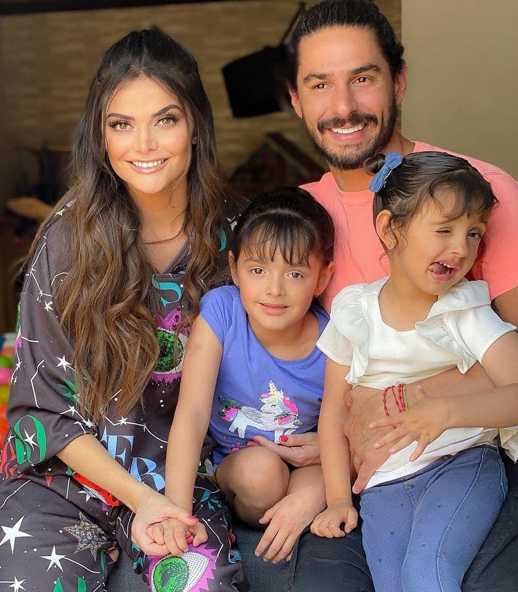 Marisol González es la orgullosa mamá de dos pequeñas: Marisol y Luciana. Las pequeñas, fruto de su matrimonio con Rafa Márquez Lugo, son el vivo retrato de la conductora.