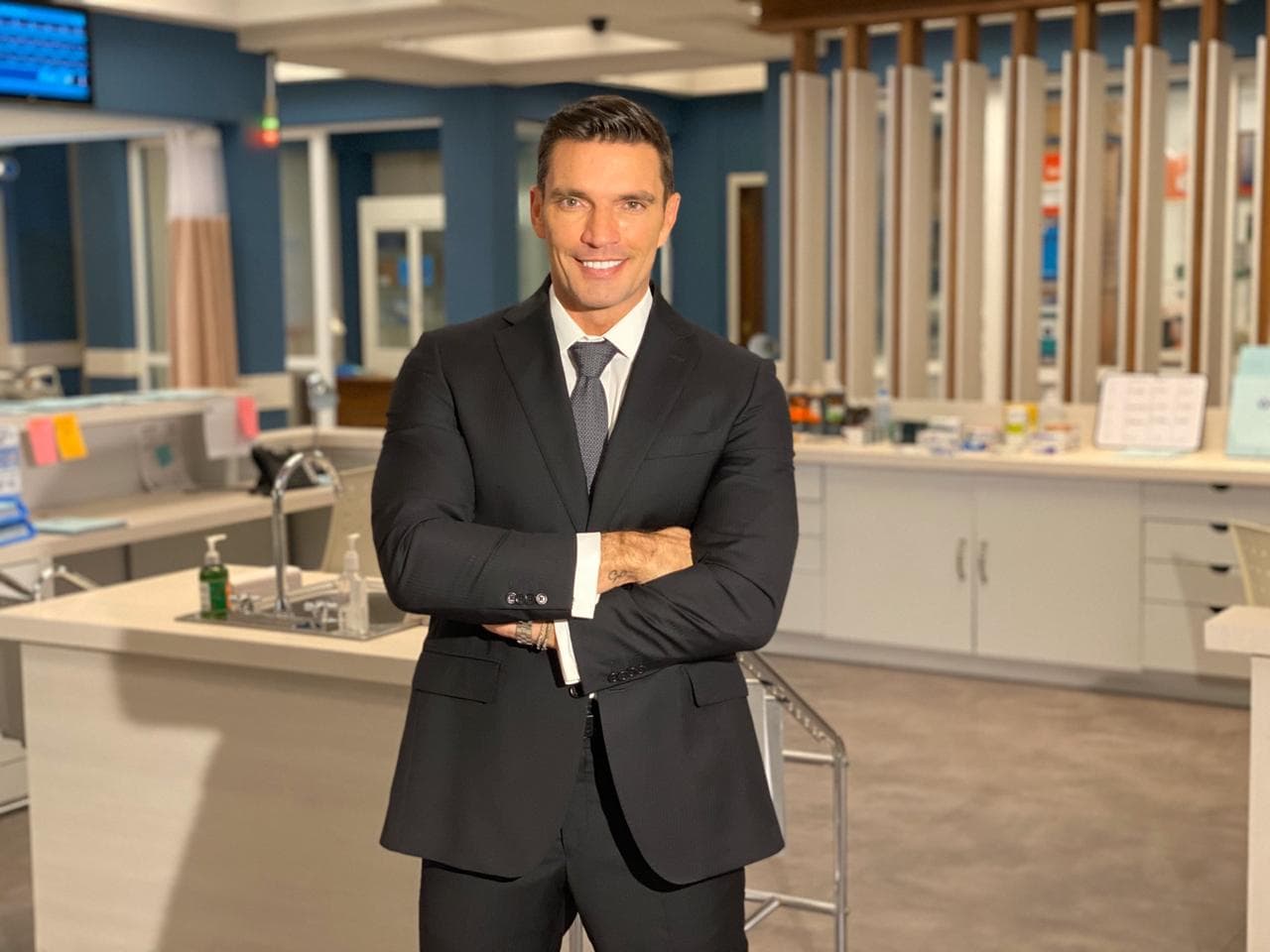 Julián Gil irrumpirá en el Instituto de Especialidades Médicas de Médicos Línea de Vida