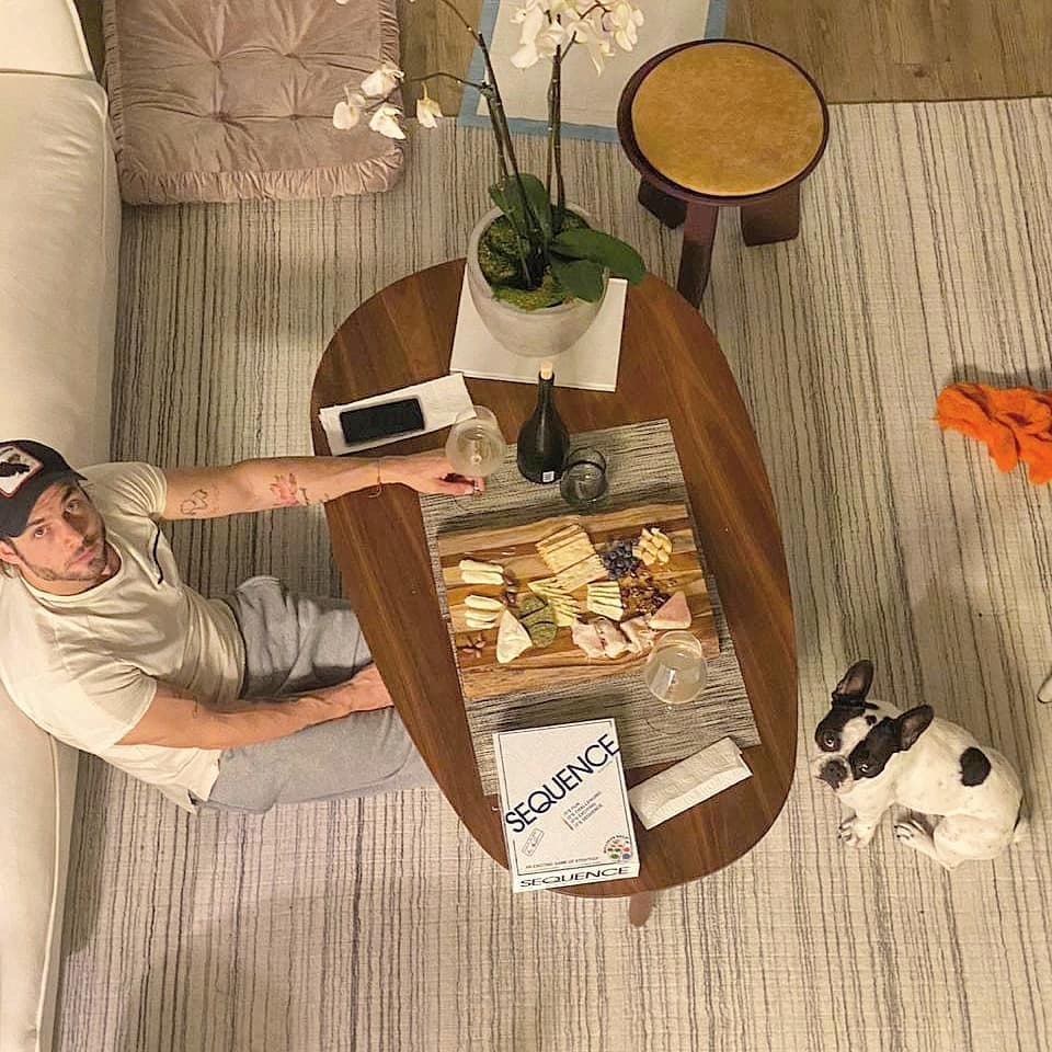 Además, con este ‘encierro’ le enseñan a mucha gente cómo convivir en pareja, y no solo eso, sino también cómo disfrutar en armonía. 
<br>